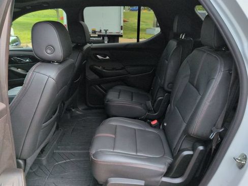 Used 2023 Chevrolet Traverse RS w/ LPO, Floor Liner Package AWD/4WD image 28