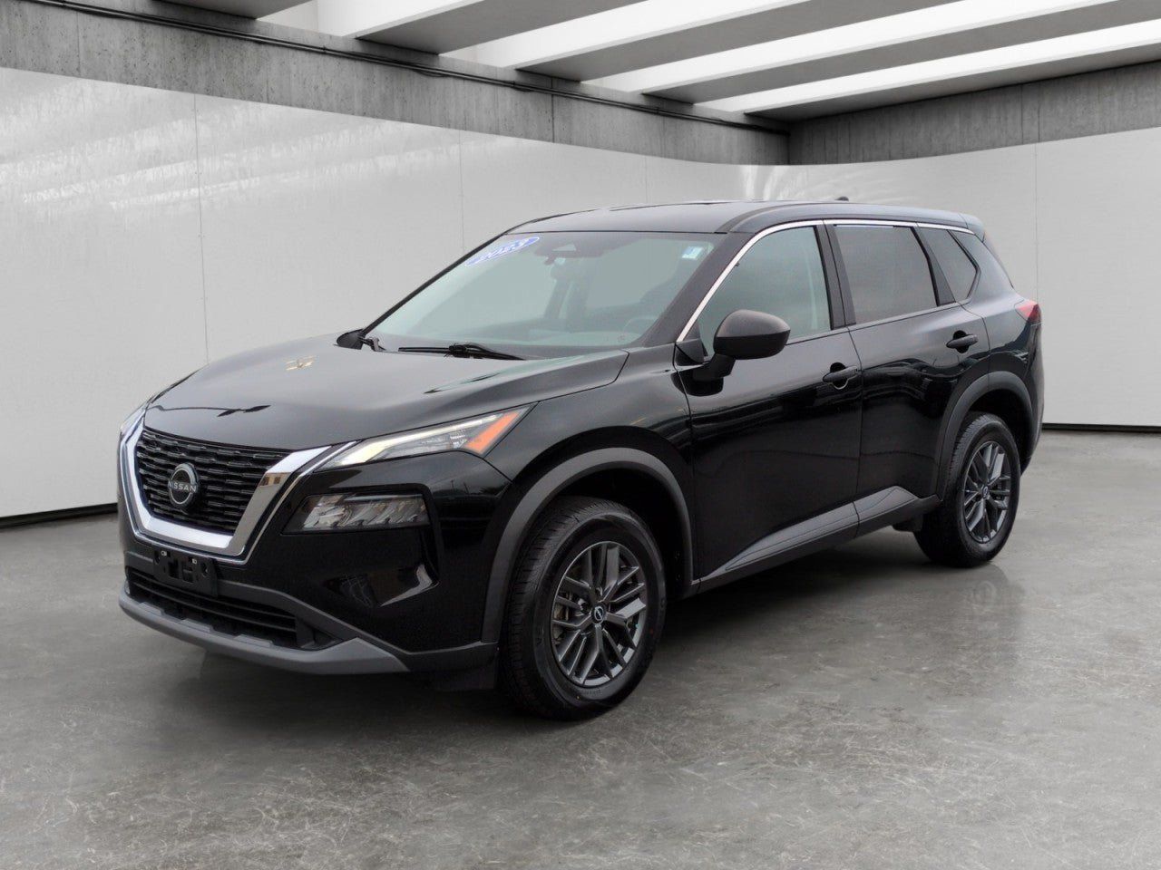 Used 2023 Nissan Rogue S FWD image 3