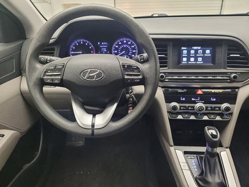 Used 2020 Hyundai Elantra SE FWD image 22