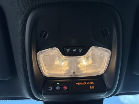 Used 2024 Chevrolet Colorado LT AWD/4WD image 35