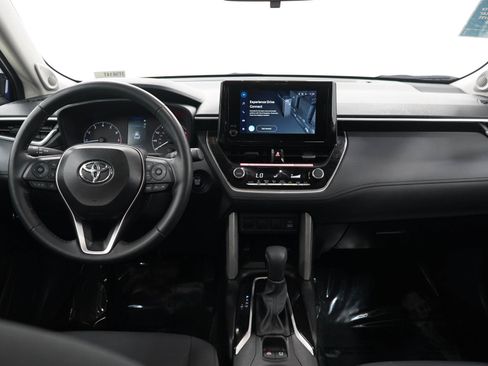 Used 2025 Toyota Corolla Cross LE w/ Moonroof Package AWD/4WD image 15