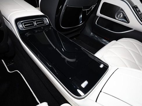 Used 2024 Mercedes-Benz Maybach S 680 4MATIC image 33