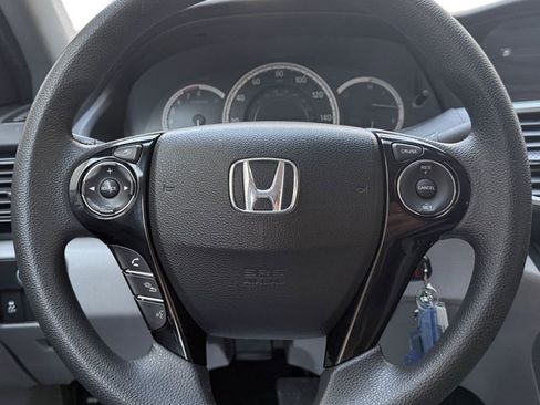 Used 2017 Honda Accord LX image 17
