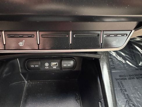 Used 2016 Kia Sorento LX w/ LX Convenience Package image 23