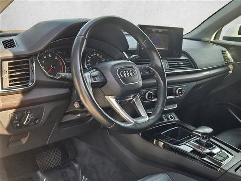 Used 2021 Audi Q5 Premium w/ Convenience Package image 10