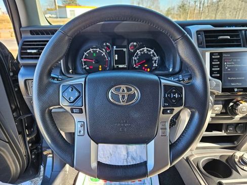 Used 2024 Toyota 4Runner SR5 image 28