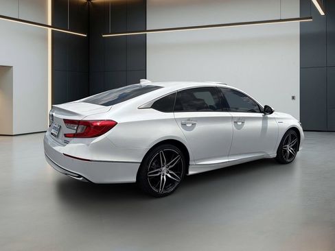 Used 2022 Honda Accord Touring image 6