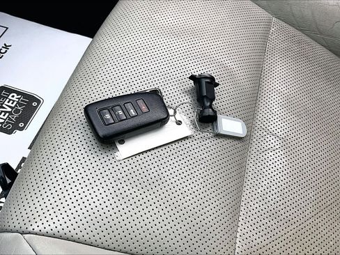 Used 2013 Lexus ES 300h image 14