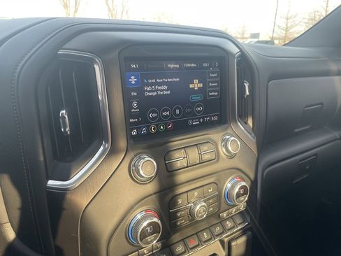 Used 2022 GMC Sierra 1500 AT4 w/ AT4 Premium Package image 16