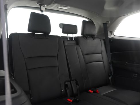 Used 2020 Honda Pilot Touring image 12