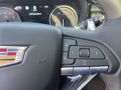 Used 2024 Cadillac XT6 Sport w/ Technology Package image 22