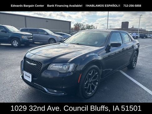 Used 2018 Chrysler 300 S w/ 300S Premium Group image 4