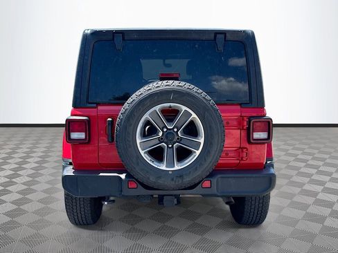 Used 2022 Jeep Wrangler Unlimited Sahara w/ Cold Weather Group AWD/4WD image 7
