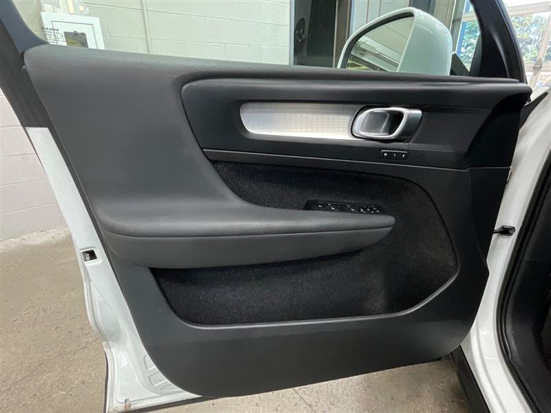 Used 2023 Volvo XC40 B5 Core AWD/4WD image 10