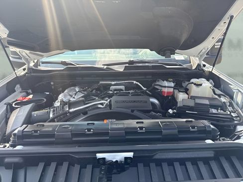 Used 2024 Chevrolet Silverado 2500 LT AWD/4WD image 26