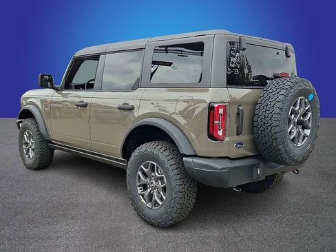 New 2025 Ford Bronco Badlands image 4