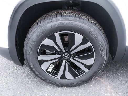 New 2026 Volkswagen Atlas Cross Sport SE image 19