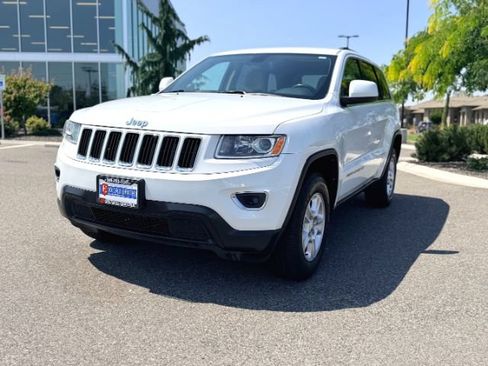 Used 2014 Jeep Grand Cherokee Laredo w/ Quick Order Package 23E AWD/4WD image 3