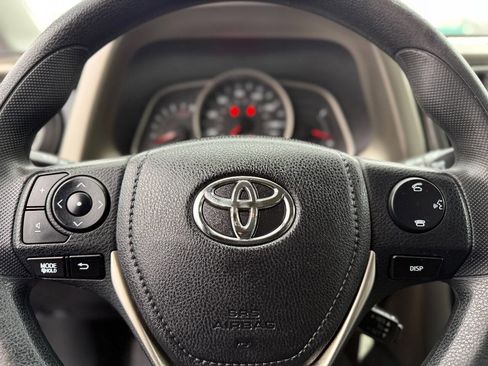 Used 2015 Toyota RAV4 LE image 30