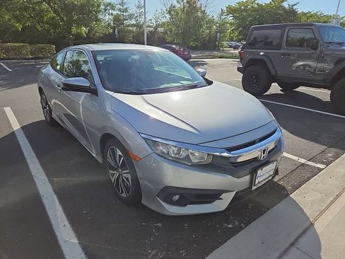 Used 2017 Honda Civic EX-T image 3