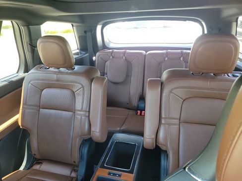 Certified 2020 Lincoln Aviator Reserve w/ Equipment Group 202A AWD/4WD image 11