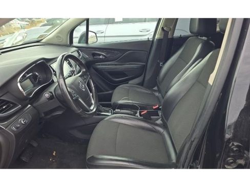 Used 2018 Buick Encore Preferred image 4