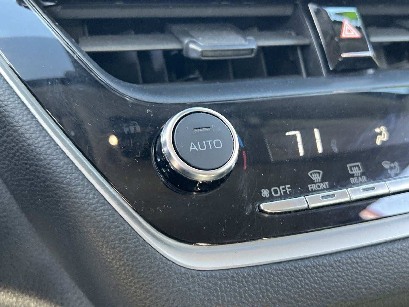 Used 2024 Toyota Corolla LE FWD image 58