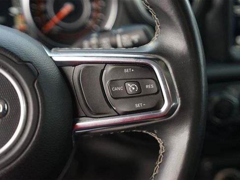 Used 2018 Jeep Wrangler Unlimited Sahara AWD/4WD image 23