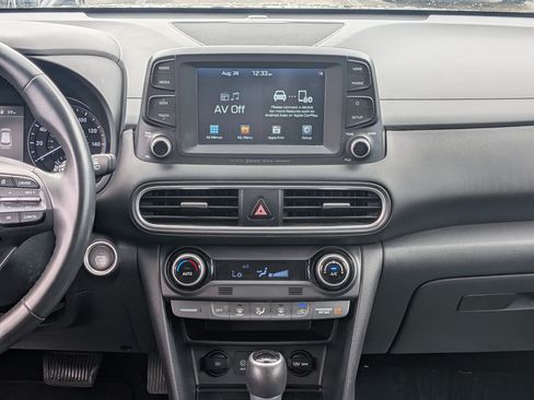 Used 2020 Hyundai Kona Limited AWD/4WD image 18