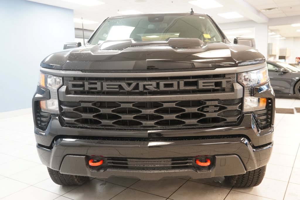 Used 2023 Chevrolet Silverado 1500 Custom Trail Boss w/ 2.7L Blackout Package AWD/4WD image 14