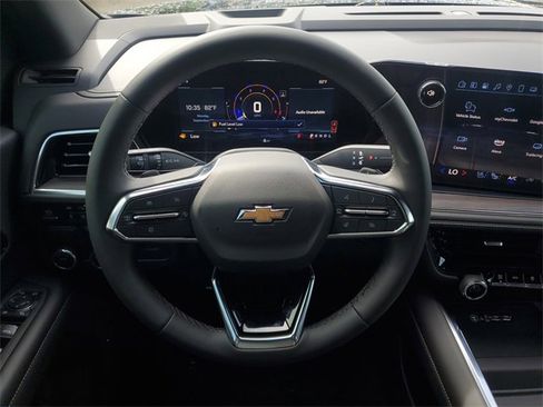 New 2025 Chevrolet Suburban Premier image 7