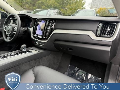 Certified 2025 Volvo XC60 B5 Plus image 30
