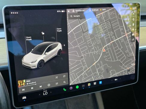 Used 2021 Tesla Model Y Performance image 18