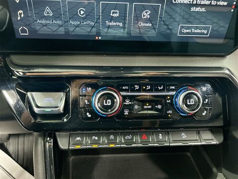 Used 2023 GMC Sierra 1500 AT4 image 16