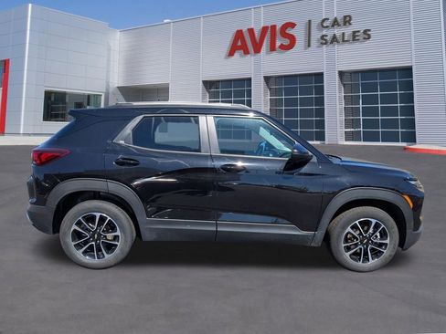 Used 2025 Chevrolet TrailBlazer LT AWD/4WD image 5
