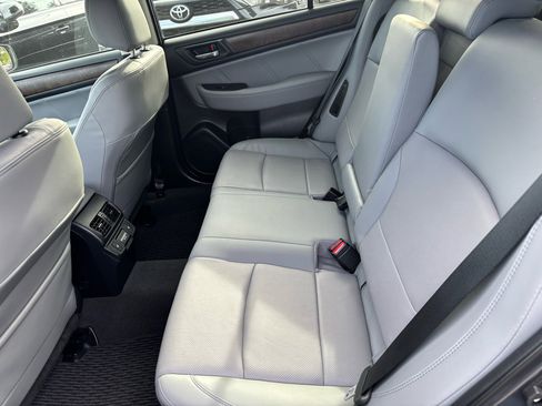 Used 2018 Subaru Outback 2.5i Limited image 9