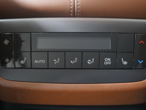 Used 2023 Nissan Pathfinder Platinum w/ Lighting Package (N93) FWD image 15