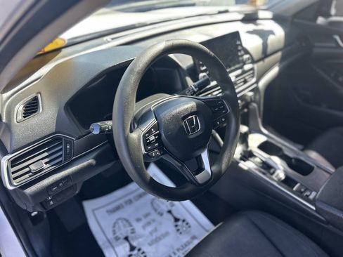 Used 2019 Honda Accord LX image 9