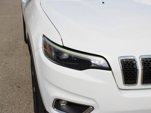 Used 2019 Jeep Cherokee Limited w/ Luxury Group AWD/4WD image 5