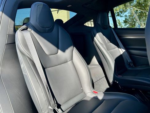 Used 2022 Tesla Model X Plaid image 16