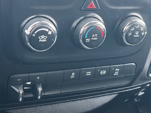 Used 2016 RAM 3500 Tradesman w/ Chrome Appearance Group image 21