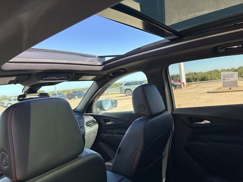 Used 2023 Chevrolet Equinox RS w/ RS Leather Package image 16