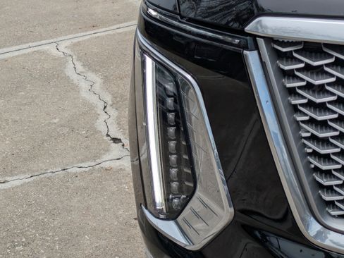 Used 2026 Cadillac Escalade Platinum Luxury w/ LPO, Radiant Package AWD/4WD image 9