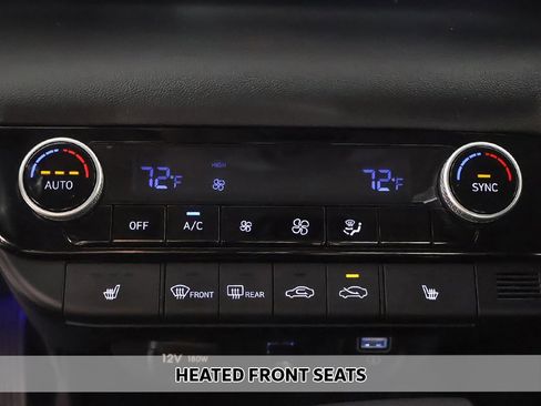 Used 2023 Hyundai Elantra Blue w/ Winter Weather Package image 6