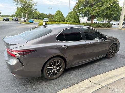 Used 2021 Toyota Camry SE FWD image 4
