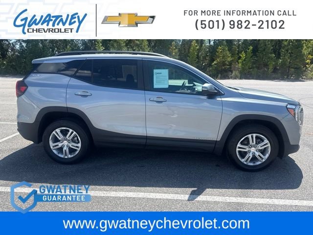 Used 2023 GMC Terrain SLE w/ Driver Convenience Package AWD/4WD image 4