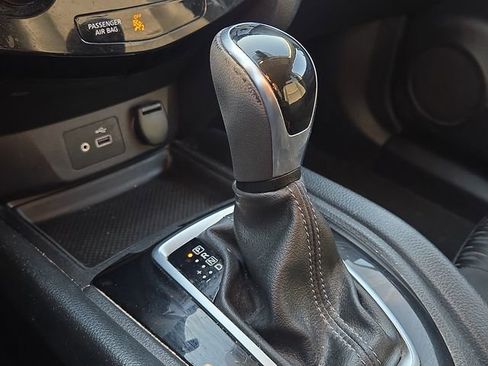 Used 2020 Nissan Rogue SV image 26