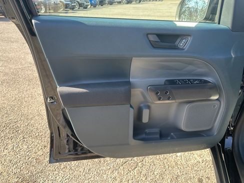 New 2025 Ford Maverick XL image 11