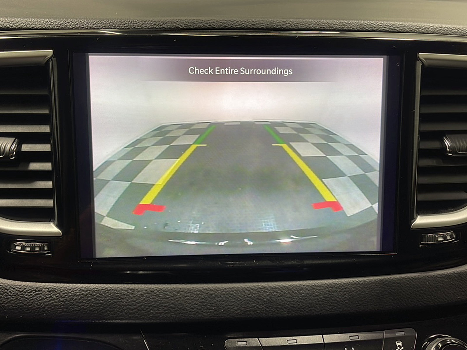 Used 2023 Chrysler Pacifica Touring-L FWD image 9