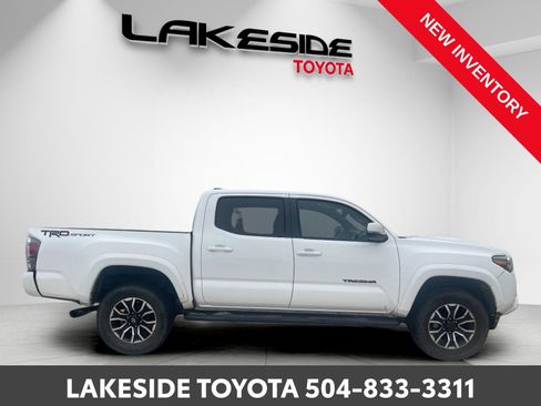 Used 2021 Toyota Tacoma TRD Sport w/ Technology Package image 8